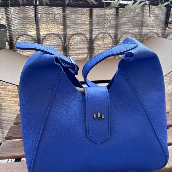 Portland Leather Vibrant Blue Tote - Picture 2 of 2